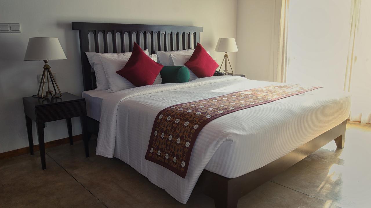 Kings Pavilion Luxury Hotel Kandy Dış mekan fotoğraf