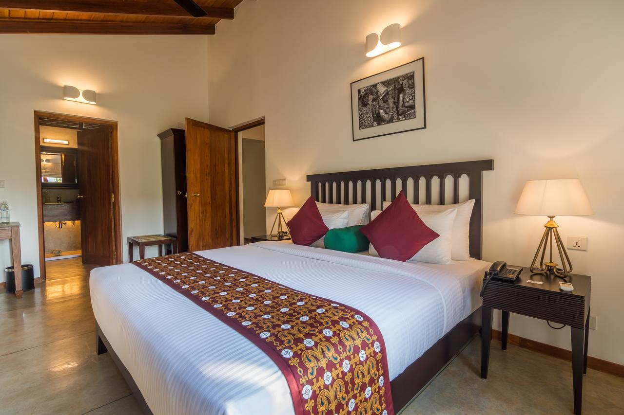 Kings Pavilion Luxury Hotel Kandy Dış mekan fotoğraf